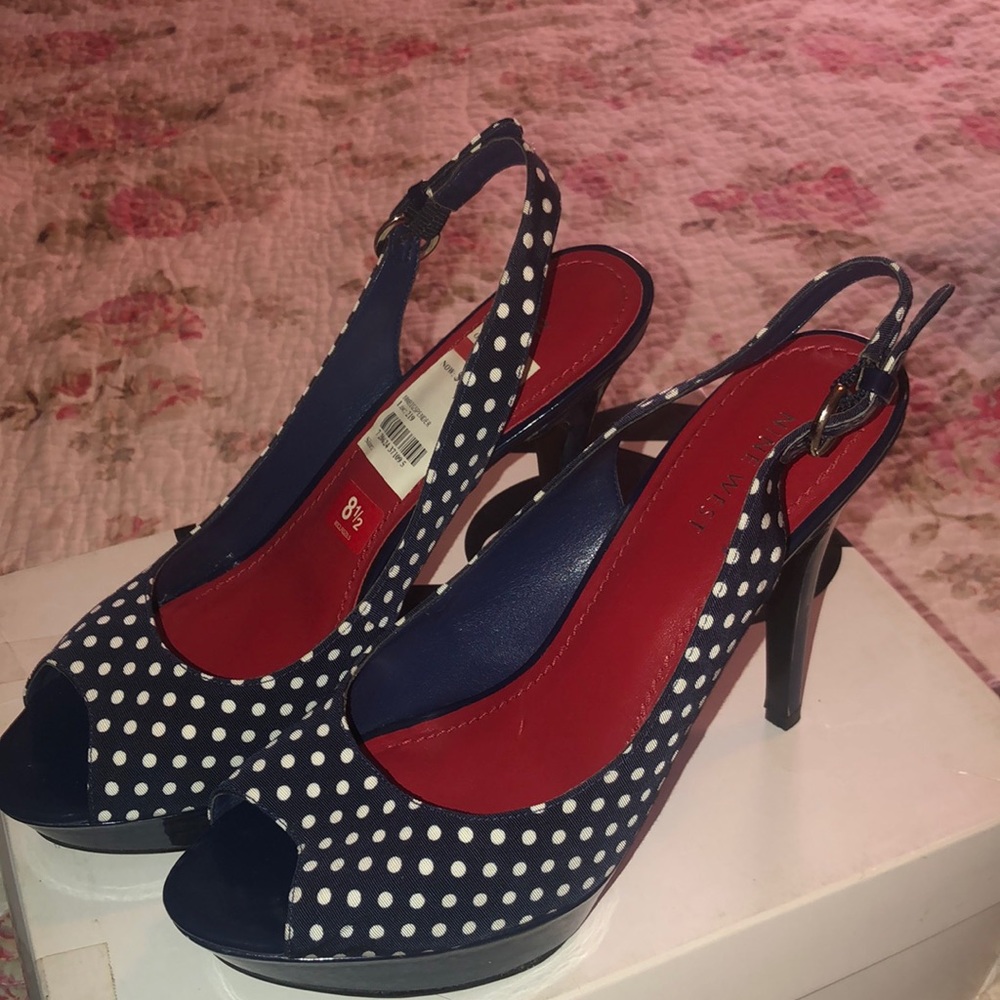 High heel polka dots